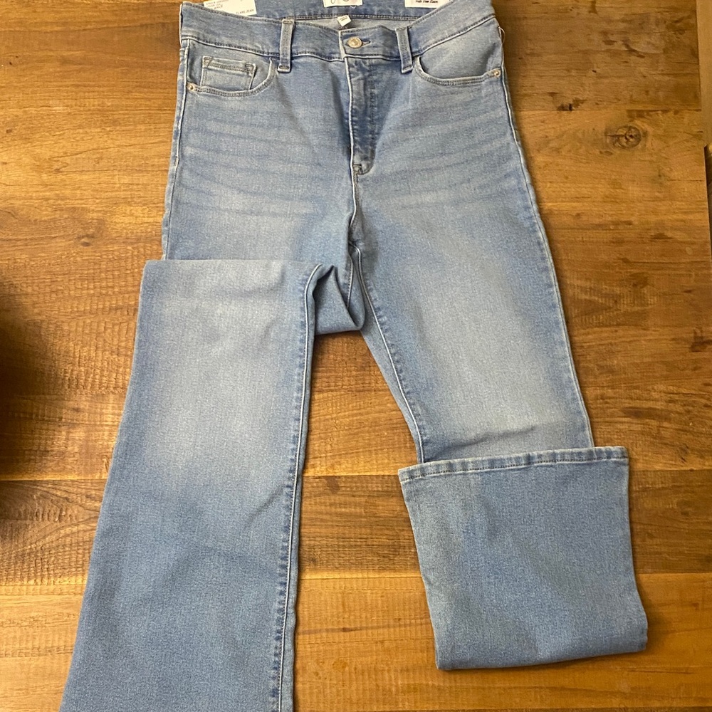 Jessica Simpson Women's High Rise Fitted Flare Jean, JJSB16035 NWT Size 8